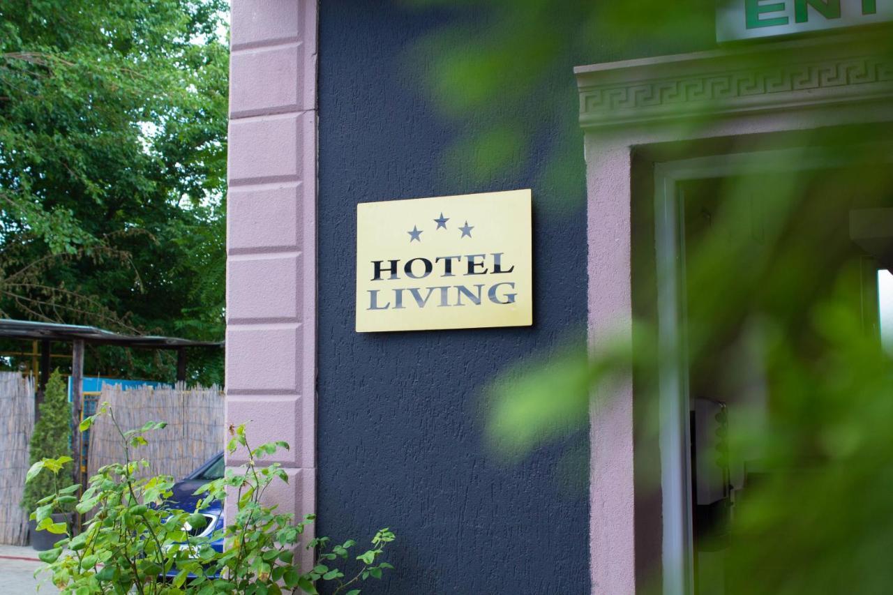Hotel Living Suto Orizari Экстерьер фото
