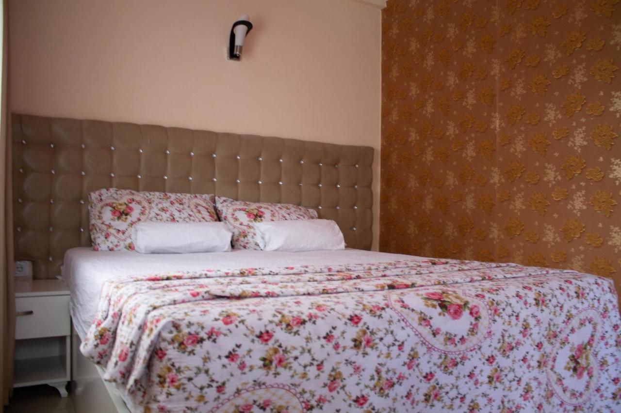 Hotel Living Suto Orizari Экстерьер фото