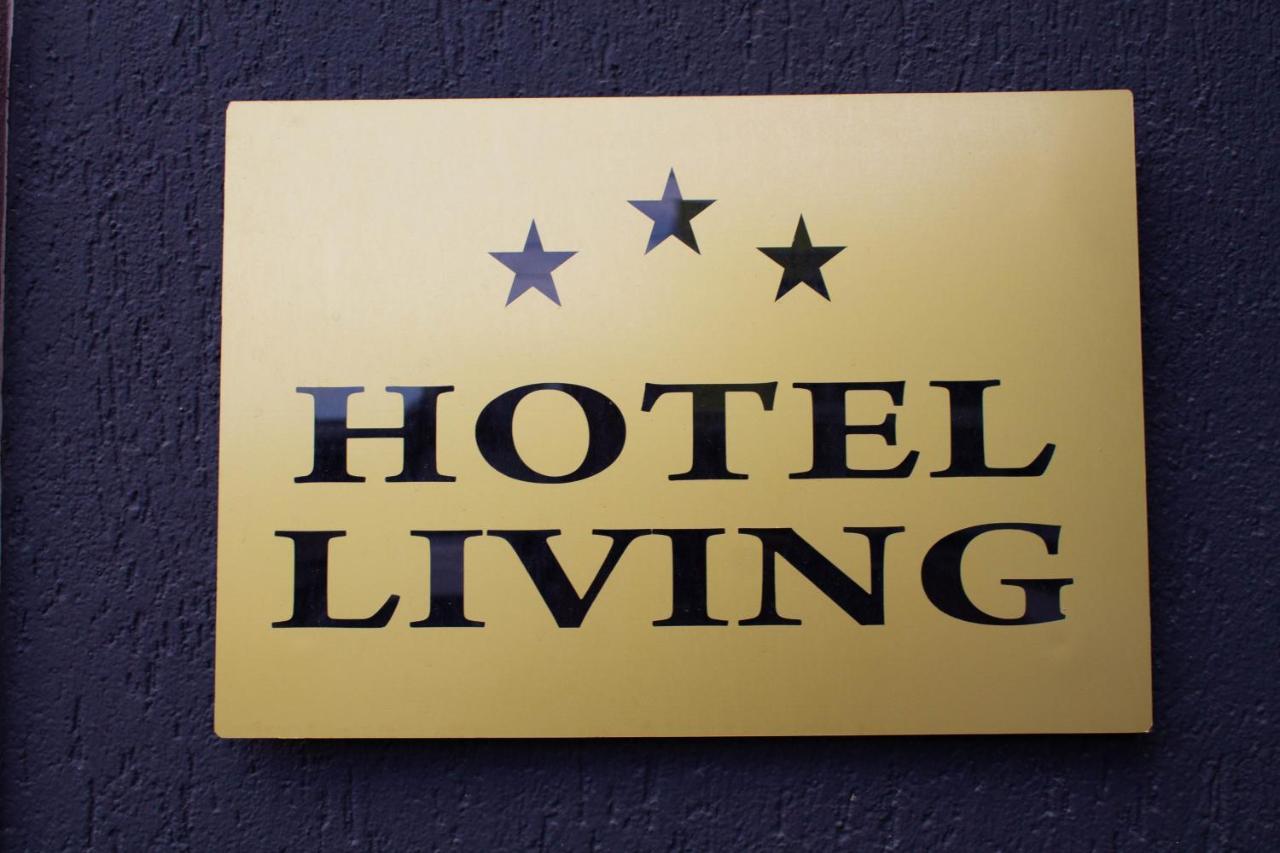 Hotel Living Suto Orizari Экстерьер фото