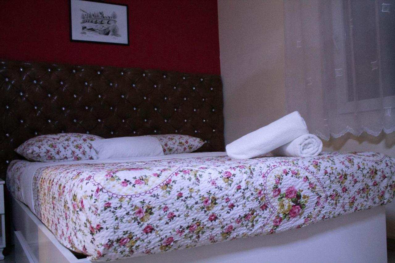 Hotel Living Suto Orizari Экстерьер фото