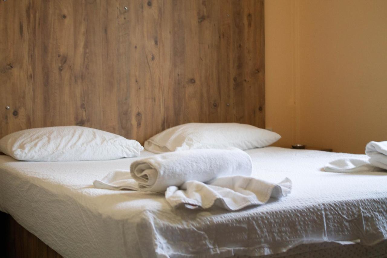 Hotel Living Suto Orizari Экстерьер фото
