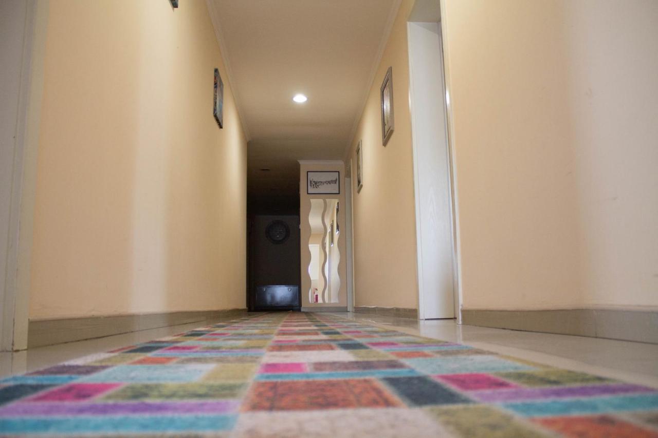 Hotel Living Suto Orizari Экстерьер фото