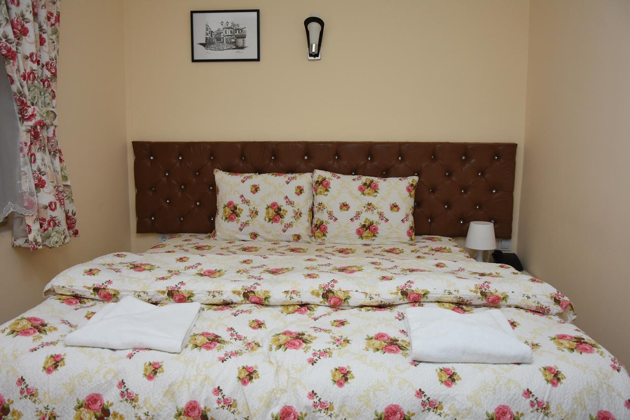 Hotel Living Suto Orizari Экстерьер фото